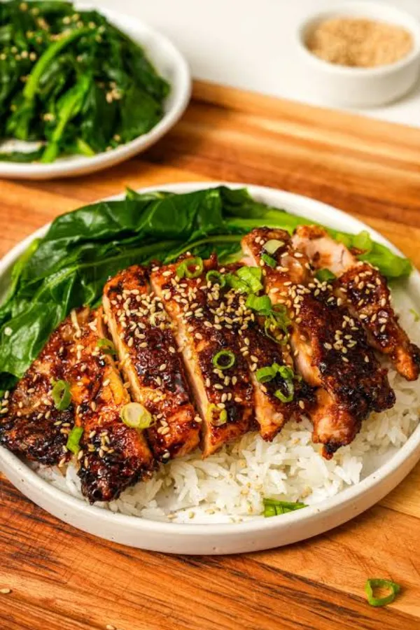 Make Caramelized Soy Chicken in Garlic Ginger Broth with Rice