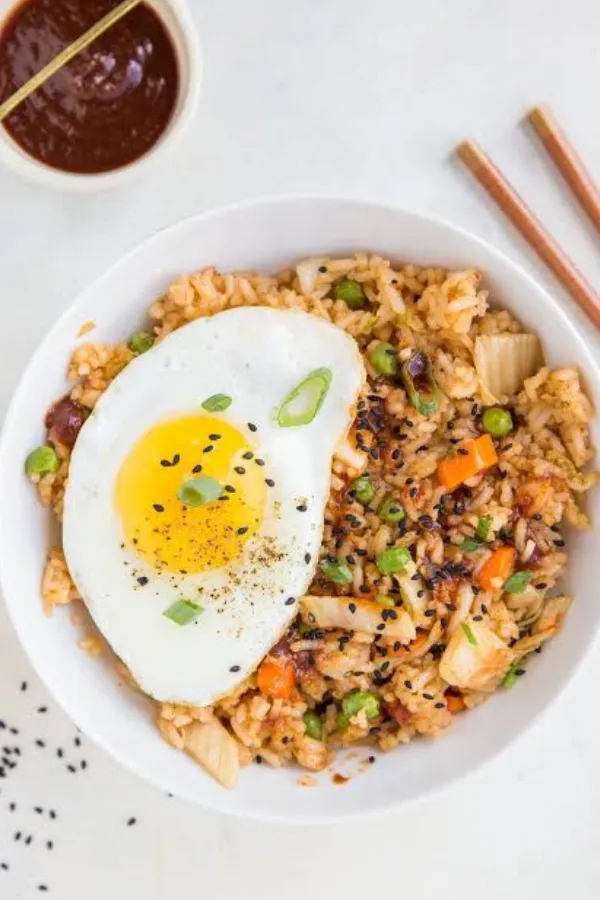 Make Kimchi Fried Rice With Chicken in One Pan