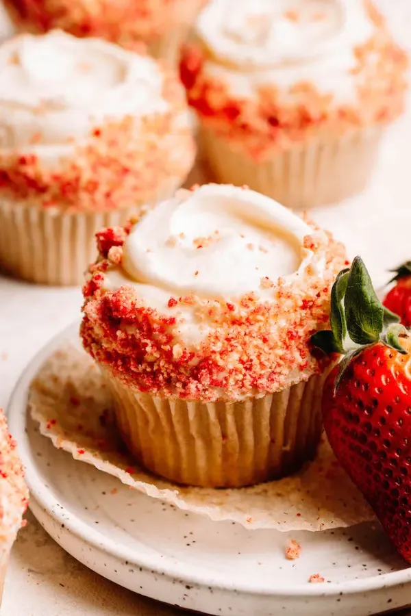 Decadent Strawberry Cheesecake Cupcakes With Fresh Strawberry Topping