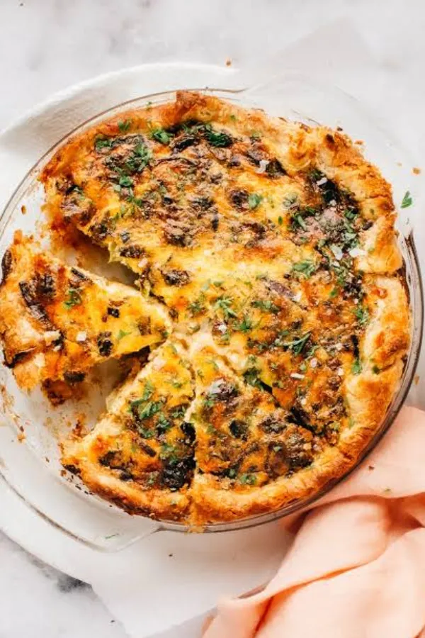 How to Bake a Creamy, Healthy Spinach Mushroom Quiche From Scratch