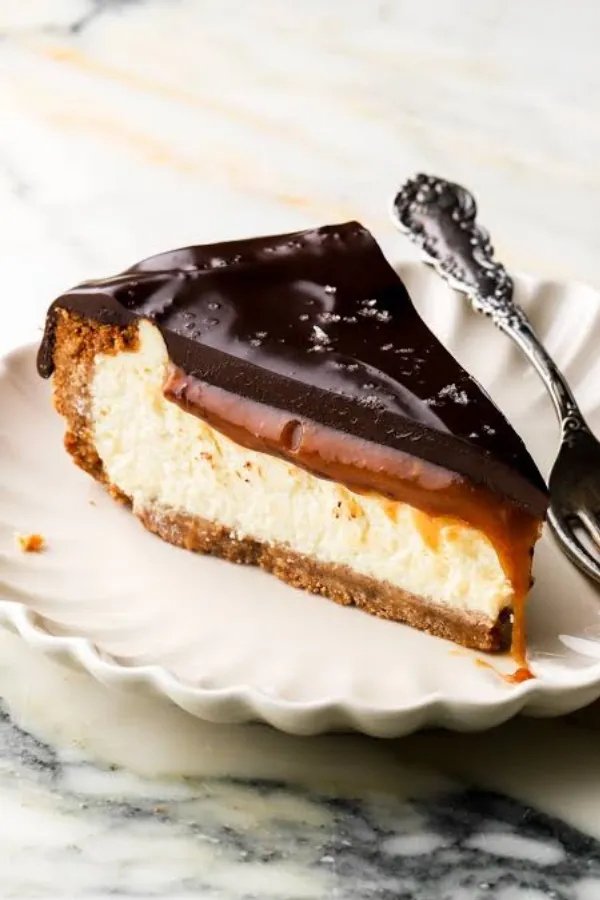 I Wish I Tried To Make Millionaire’s Cheesecake with a Rich Caramel Biscuit Topping