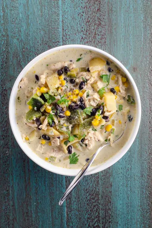 30-Minute Chicken Poblano Soup: Smoky, Creamy, and Beginner-Friendly